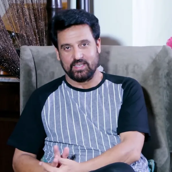 Afzal Khan, komik z Pákistán