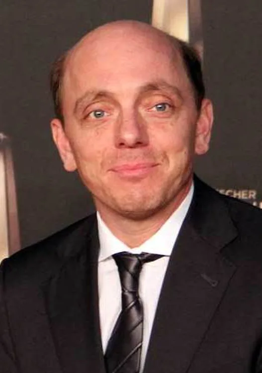 Bernhard Hoëcker, comediwr o Yr Almaen