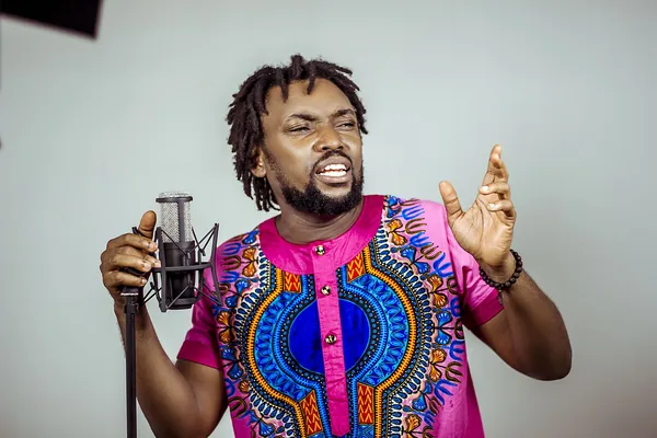 David Oscar Dogbe, komik z Ghana