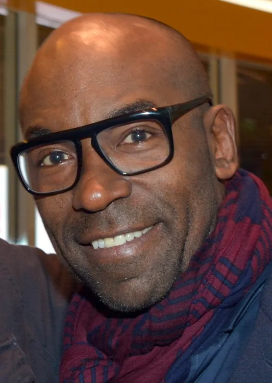 Lucien Jean-Baptiste, diễn viên hài từ Pháp
