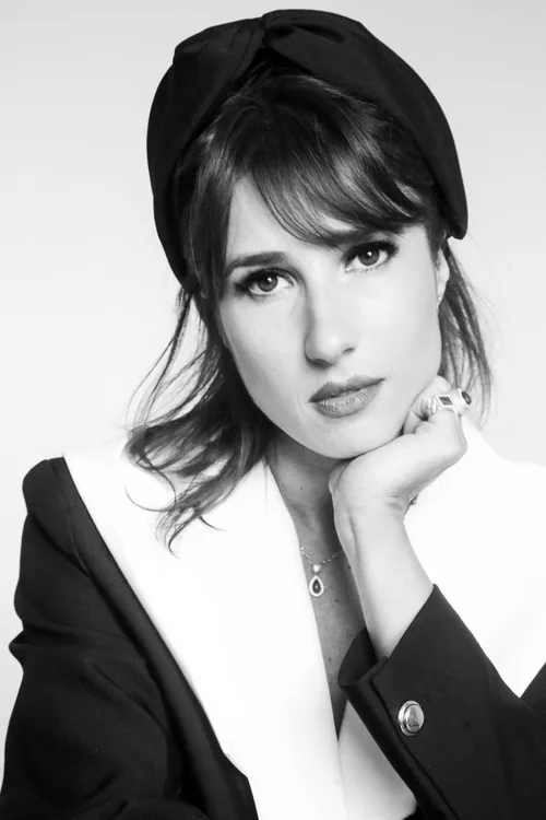 Marie Benoliel, comedian from France