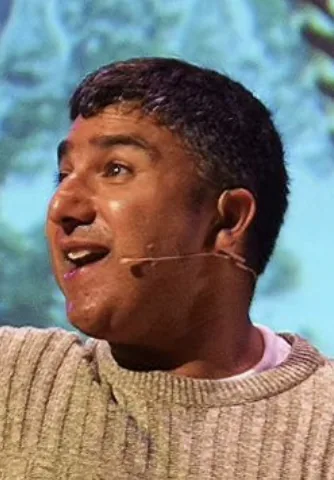 Nick Mohammed, komiker fra Storbritannien