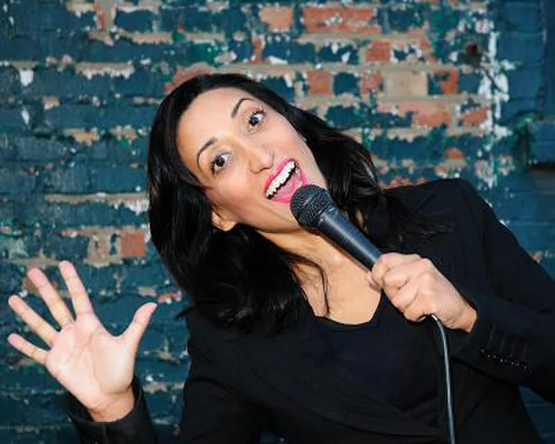 Shazia Mirza - llun comediwr
